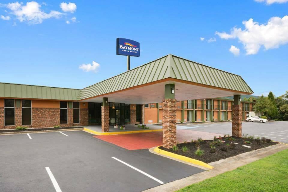 Готель Baymont By Wyndham Salem Roanoke Area Екстер'єр фото